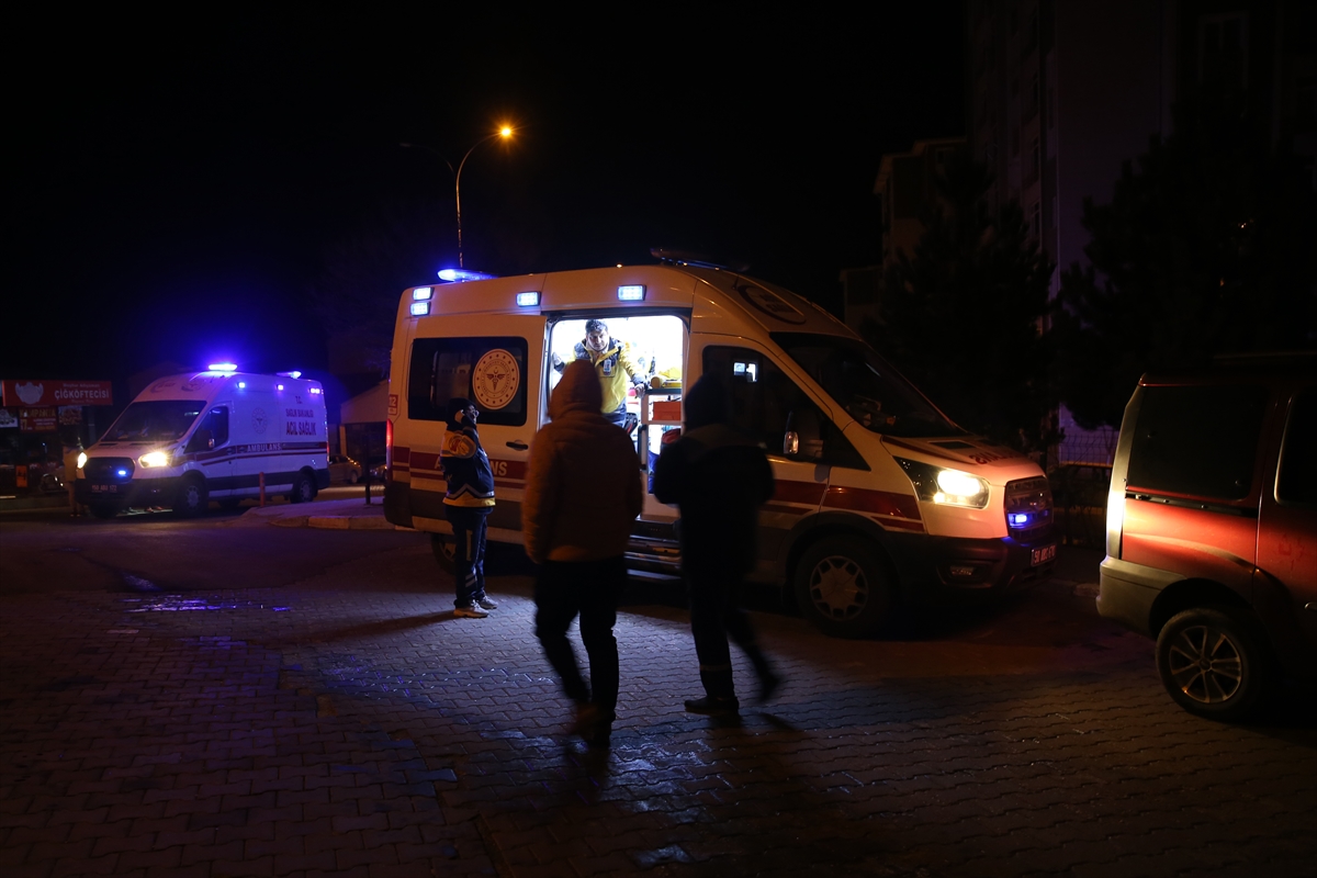 Nevşehir'de bir apartmanda çıkan yangında 6 kişi dumandan etkilendi