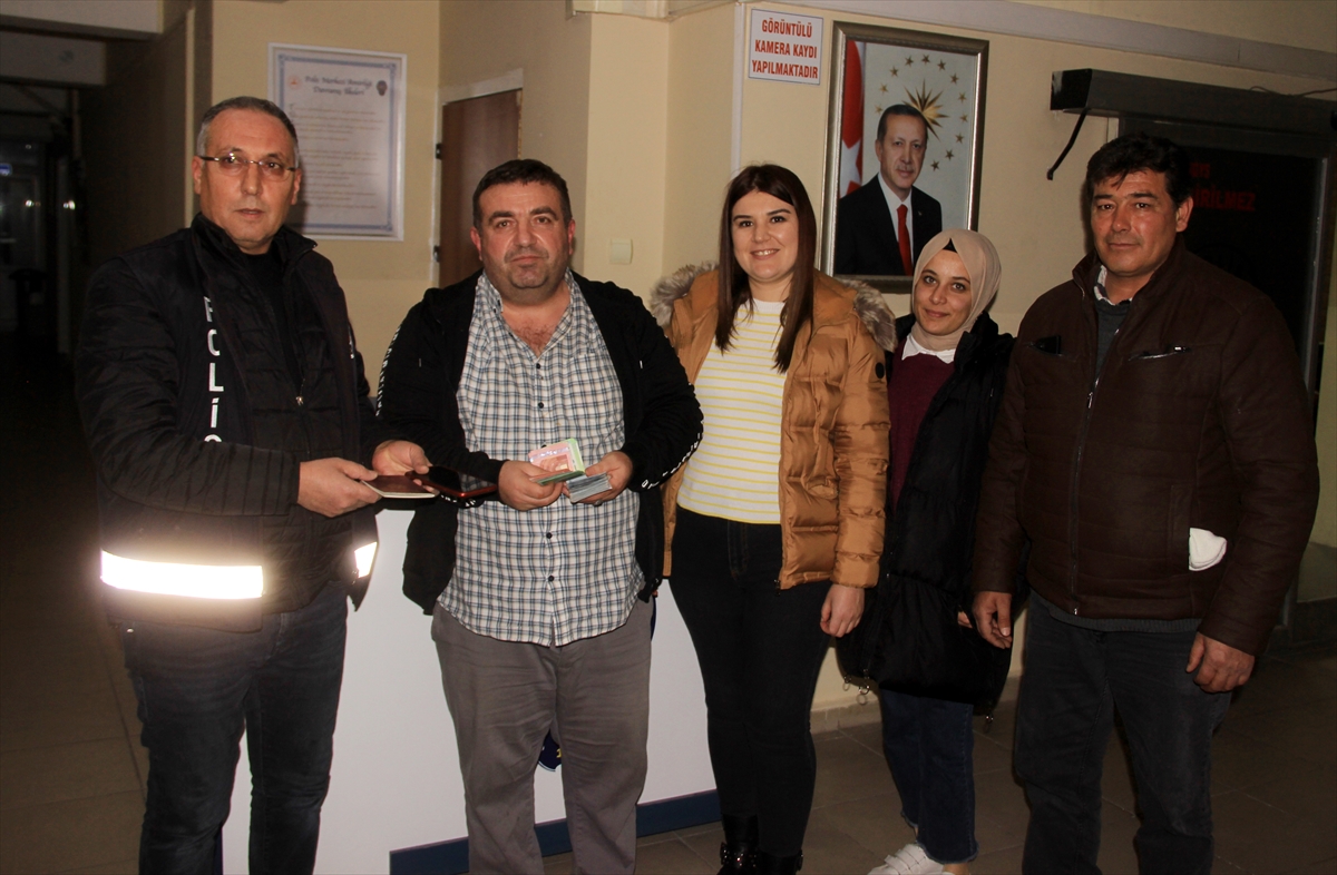 Nevşehir'de gurbetçinin müzede unuttuğu çanta sahibine teslim edildi