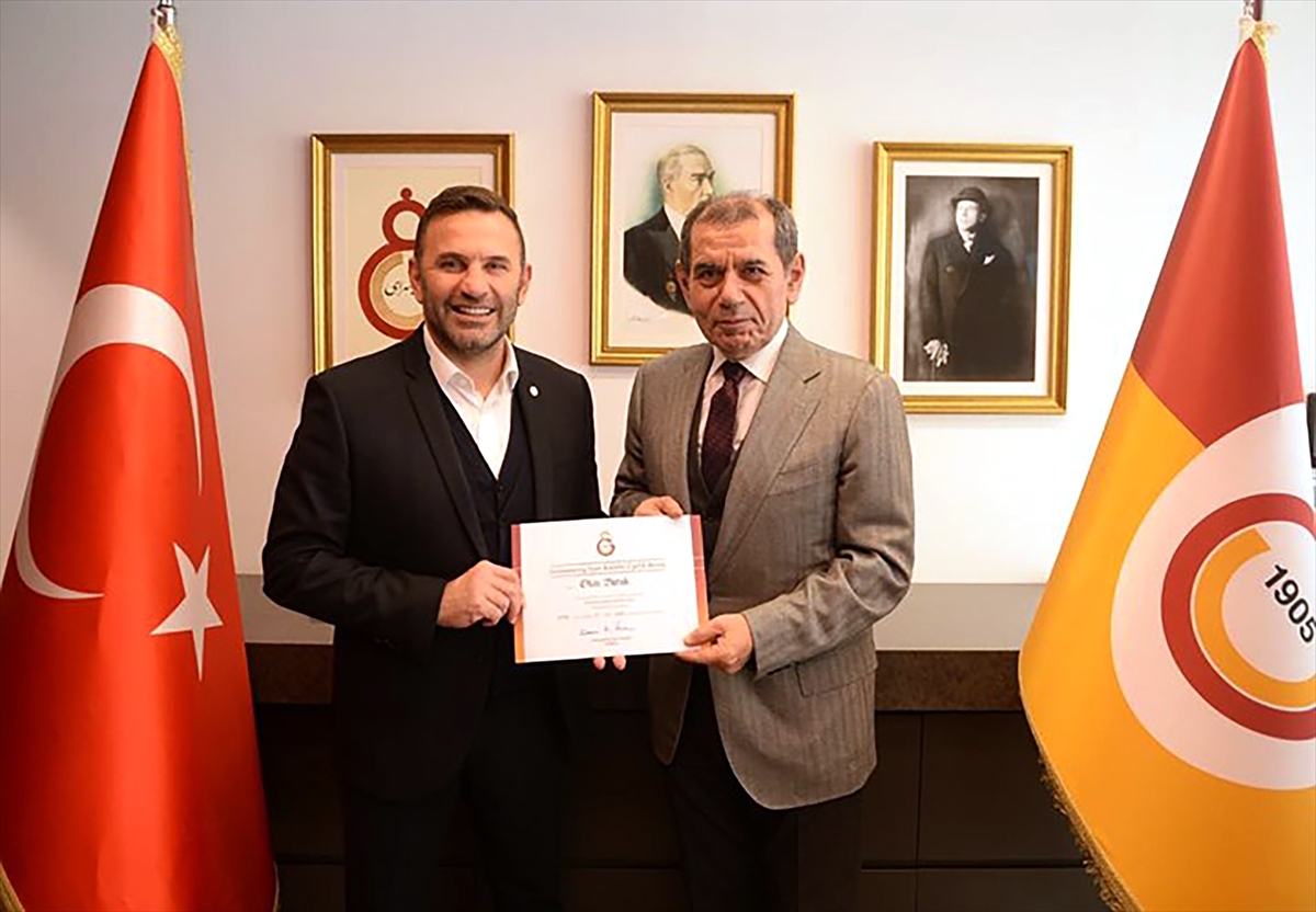 Okan Buruk ve Ayhan Akman, Galatasaray Spor Kulübüne üye oldu