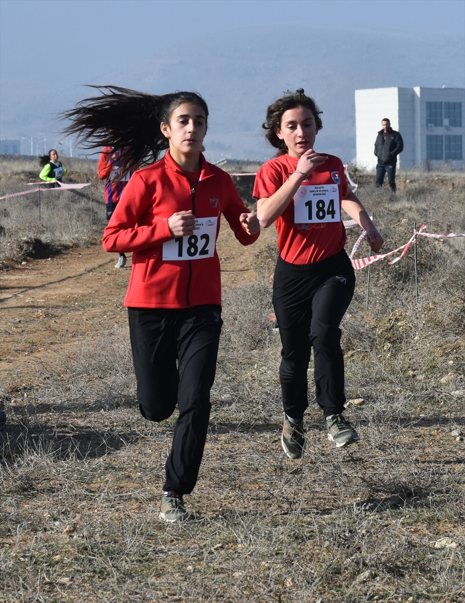 Okullar Arası Gençler Kros Bölge Yarışması Malatya'da başladı