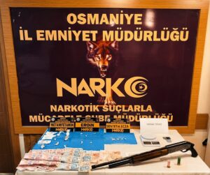 OSMANİYE (AA) – Osmaniye'de uyuşturucu satıcılarına yönelik operasyonda 8 şüpheli