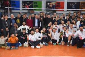 - Cizre Belediyespor: 3 - Fenerbahçe HDI Sigorta: 1
