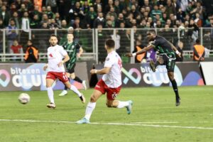 - Sakaryaspor: 2 - Altınordu: 1