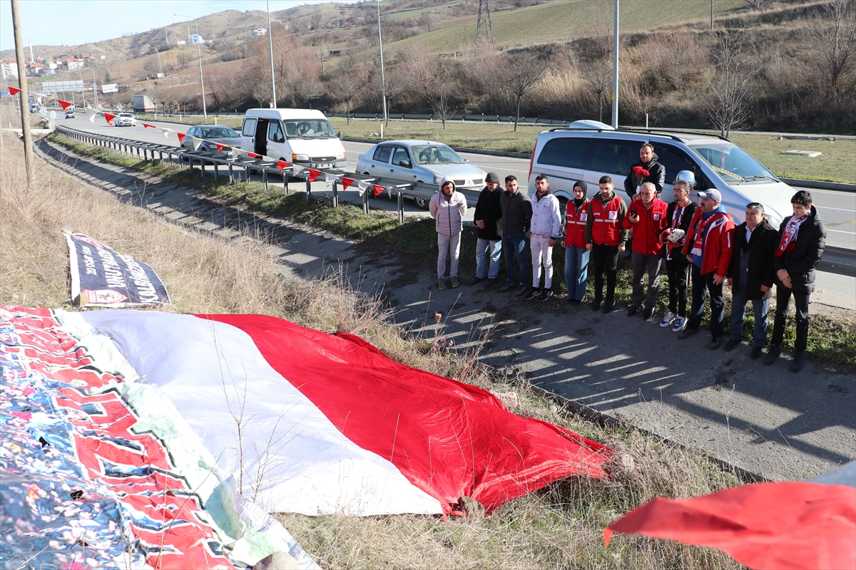 Samsunspor kafilesinin 34 yıl önce geçirdiği trafik kazasında hayatını kaybedenler, kaza yerinde anıldı