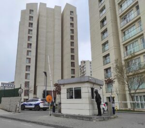 İSTANBUL (AA) – Sancaktepe'de bir evde 3'ü çocuk 4 kişi