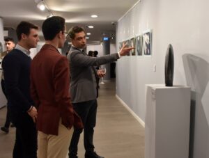 - Seramik sanatçısı Beril Anılanmert'in sanat hayatının farklı dönemlerinden eserlerin