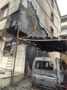 - Olayın azmettiricisi olduğu iddia edilen ağabey ile zanlının kaçtığı