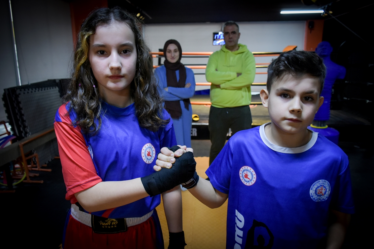 “Taktakçı ikizler” 3 dövüş sporunda dünya şampiyonluğu hedefiyle çalışıyor