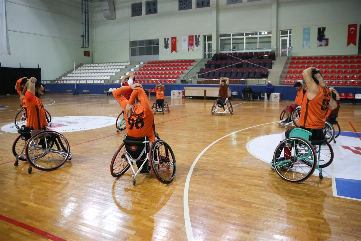 Tosyalı İskenderun Engelliler Spor Kulübünün tekerlekli sandalye basketbol takımı Avrupa'yı hedefliyor