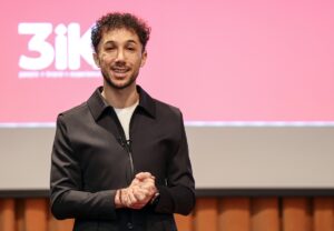 İSTANBUL (AA) – 3İK Ajans Başkanı Alper Çakıroğlu, "Gençlere güveniyoruz,