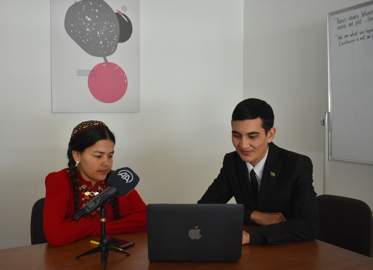 Türkmenistan’da İletişim Fakültesi öğrencileri AA’nın “Yılın Fotoğrafları” oylamasına katıldı