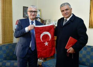 - Resmî bir istatistik bulunmasa da Lübnanlı Türkmenlerin sayısının 50