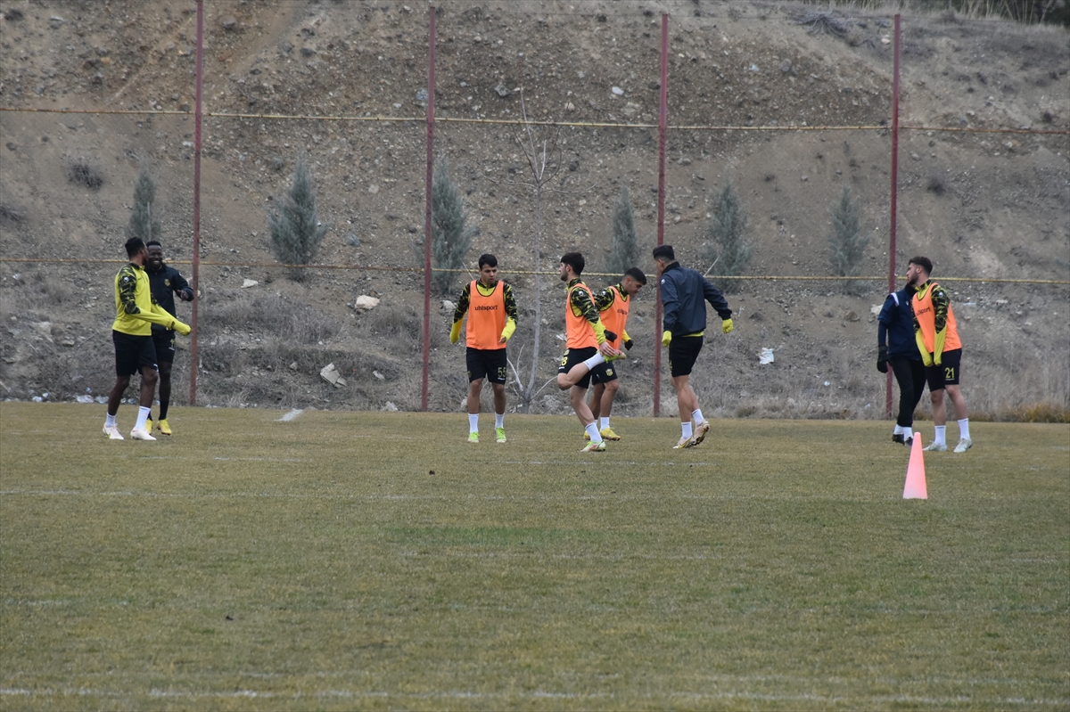 Yeni Malatyaspor Teknik Direktörü Yılmaz Vural'dan destek çağrısı: