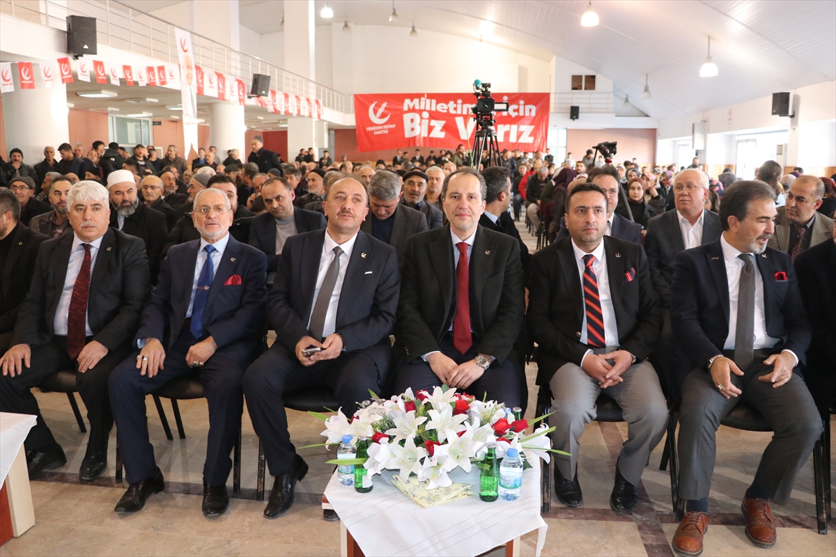 Yeniden Refah Partisi Genel Başkanı Erbakan Yozgat'ta partililerle buluştu