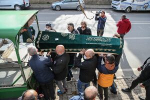 İSTANBUL (AA) – "Bizimkiler" ve "Perihan Abla" gibi dizilere imza