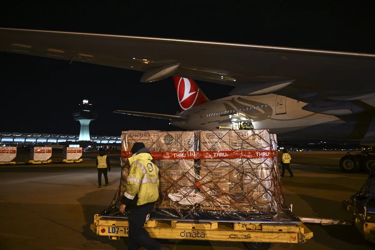ABD'de Türkiye'deki depremzedeler için toplanan yardım malzemelerini THY aynı gün ulaştırıyor