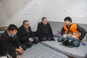 DİYARBAKIR (AA) – Adalet Bakanı Bekir Bozdağ, Diyarbakır'da çadır kente