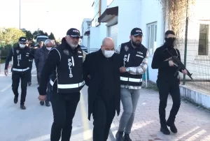 ADANA (AA) – Kahramanmaraş merkezli depremlerden etkilenen Adana'da 11 binanın