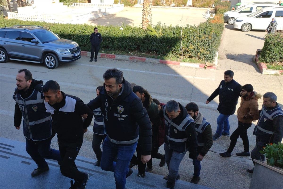 Adana'da pazarda kavga eden 6 Suriyeli sınır dışı edildi