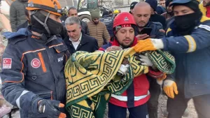 ADIYAMAN (AA) – Adıyaman'da 1'i bebek 2 kardeş enkazdan 58