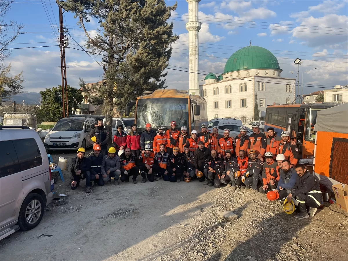 Afet Gönüllüleri, “asrın felaketi”nde can kurtarıyor