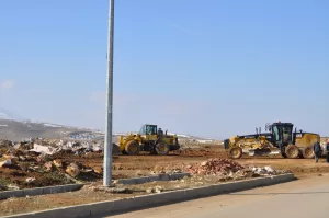 - "Afşin'e 500 artı 500 konut yapılacak ve bunların ihalesi