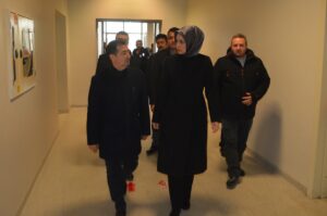 AFYONKARAHİSAR (AA) – Afyonkarahisar'da yolcu otobüsünün devrilmesi sonucu 8 kişi