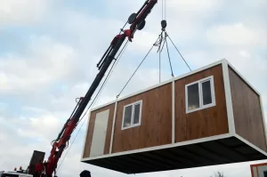 AMASYA (AA) – Amasya'nın Merzifon ilçesinde prefabrik ev ve konteyner