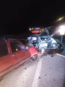 AYDIN (AA) – Aydın’ın Söke ilçesinde iki otomobilin çarpışması sonucu