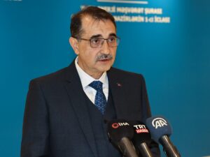 BAKÜ (AA) – Enerji ve Tabii Kaynaklar Bakanı Fatih Dönmez,