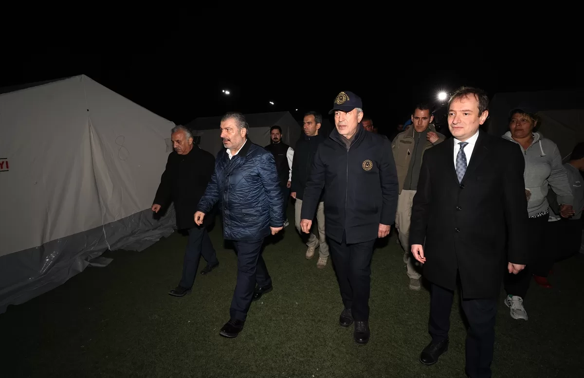 Bakanlar Akar ve Koca, Hatay’daki depreme toplantıda yakalandı