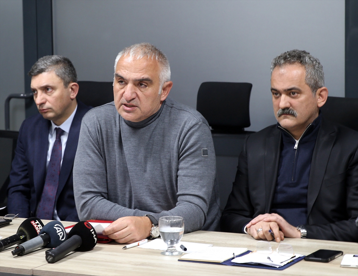 Bakanlar Ersoy ile Özer, Malatya'da depreme ilişkin açıklamalarda bulundu