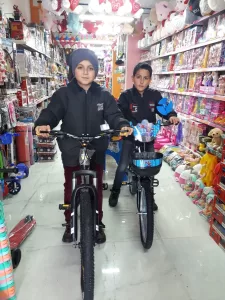 BİTLİS (AA) – Bitlis'te bisiklet almak için kumbaralarında biriktirdikleri parayı