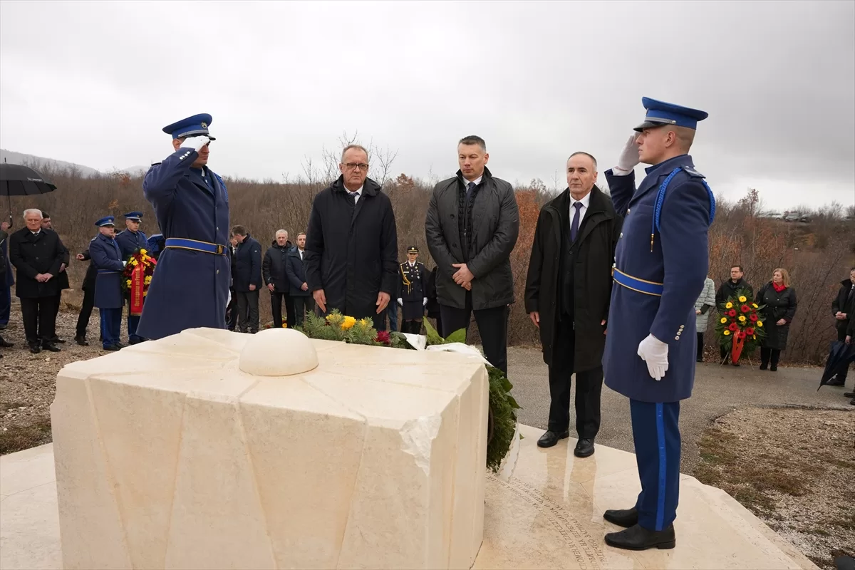 Bosna Hersek'teki uçak kazasında ölen eski Makedon lider anıldı