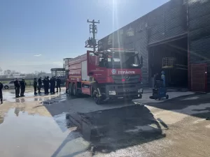 BURSA (AA) – Bursa'nın merkez Nilüfer ilçesinde imalathanede çıkan yangın