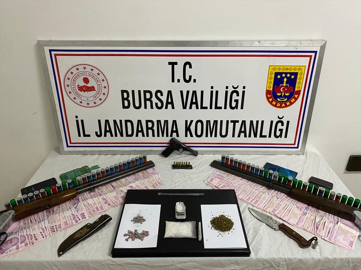 Bursa'da uyuşturucu operasyonunda jandarmaya silahla direnen kişi tutuklandı