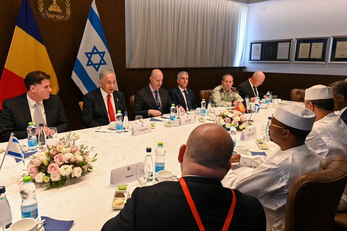 Netanyahu, “büyükelçilik” açılışı için ülkesine gelen Çad Devlet Başkanı ile görüştü