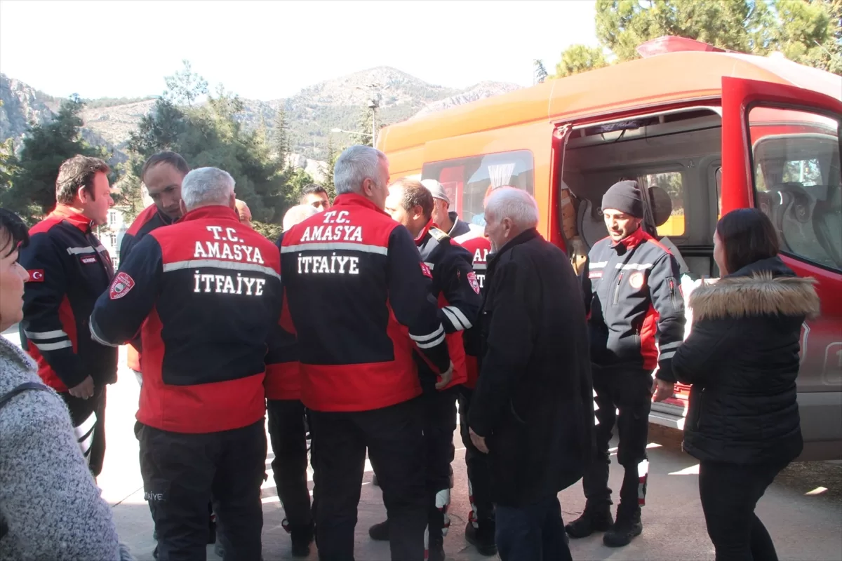 Deprem bölgesinde 8 kişiyi enkazdan kurtaran itfaiye ekibi Amasya'ya döndü