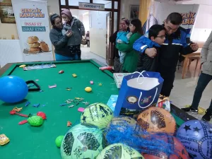 KASTAMONU (AA) – Kastamonu Emniyet Müdürlüğü çalışanları, deprem bölgesinden kente