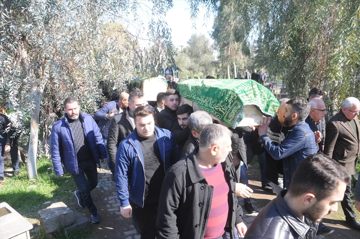Depremde hayatını kaybeden baba ve oğlunun cenazesi Şırnak'ta defnedildi