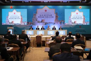 ANTALYA (AA) – Diyanet İşleri Başkanı Ali Erbaş, Kur'an-ı Kerim'e