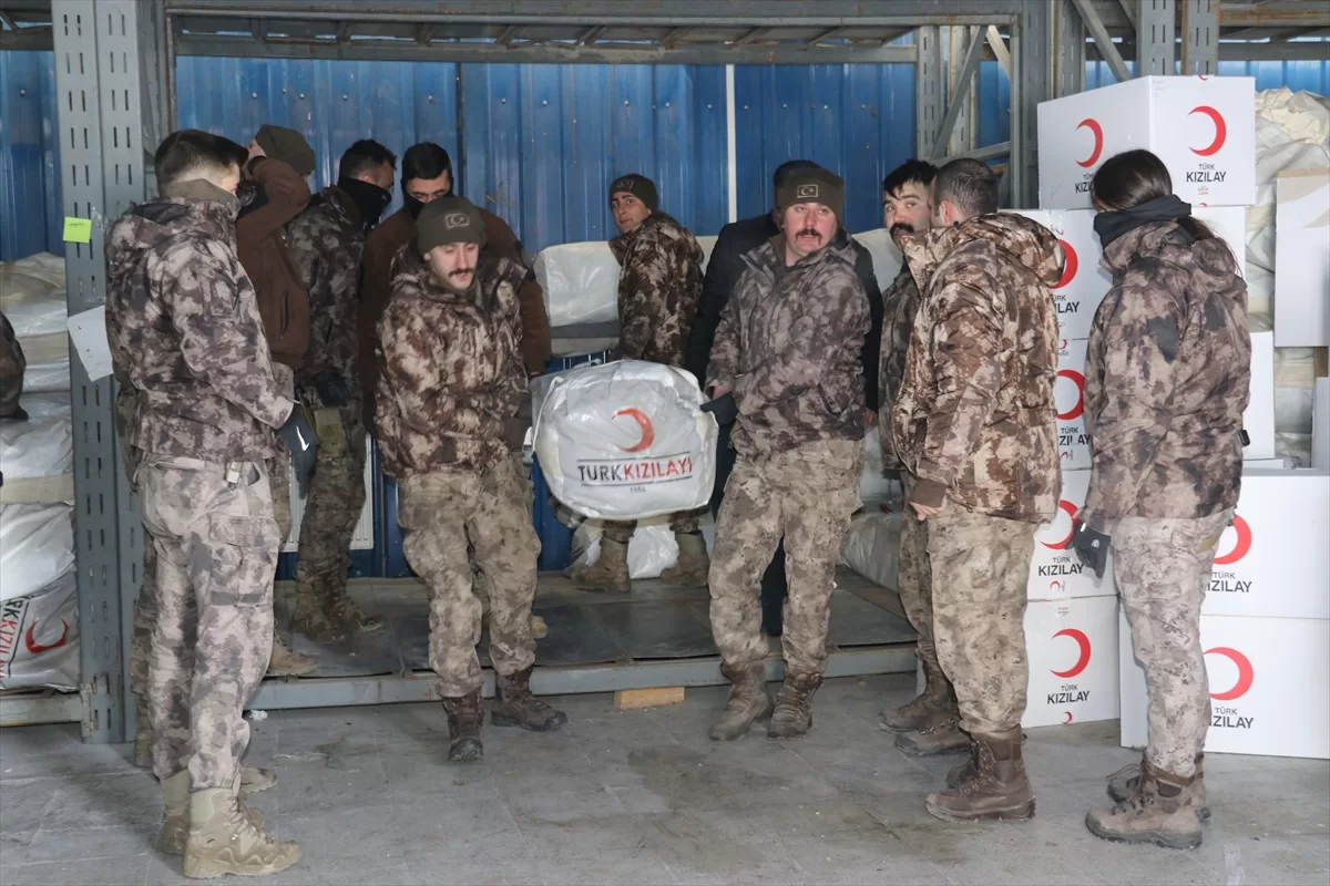 Doğu Anadolu'dan deprem bölgesine yardımlar devam ediyor