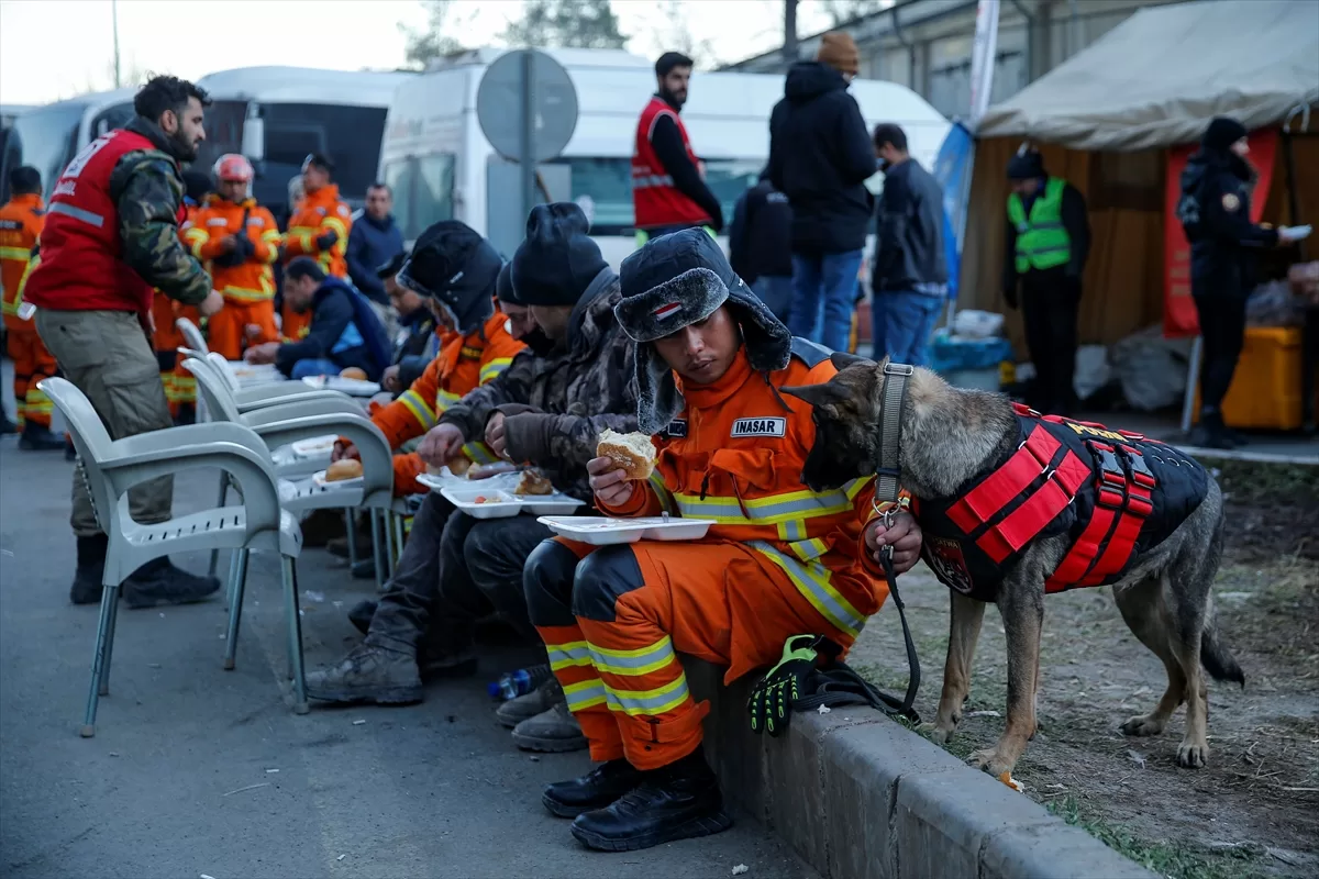 Endonezya Ulusal Arama Kurtarma Ajansı'na bağlı 14 kişilik ekip Diyarbakır'da