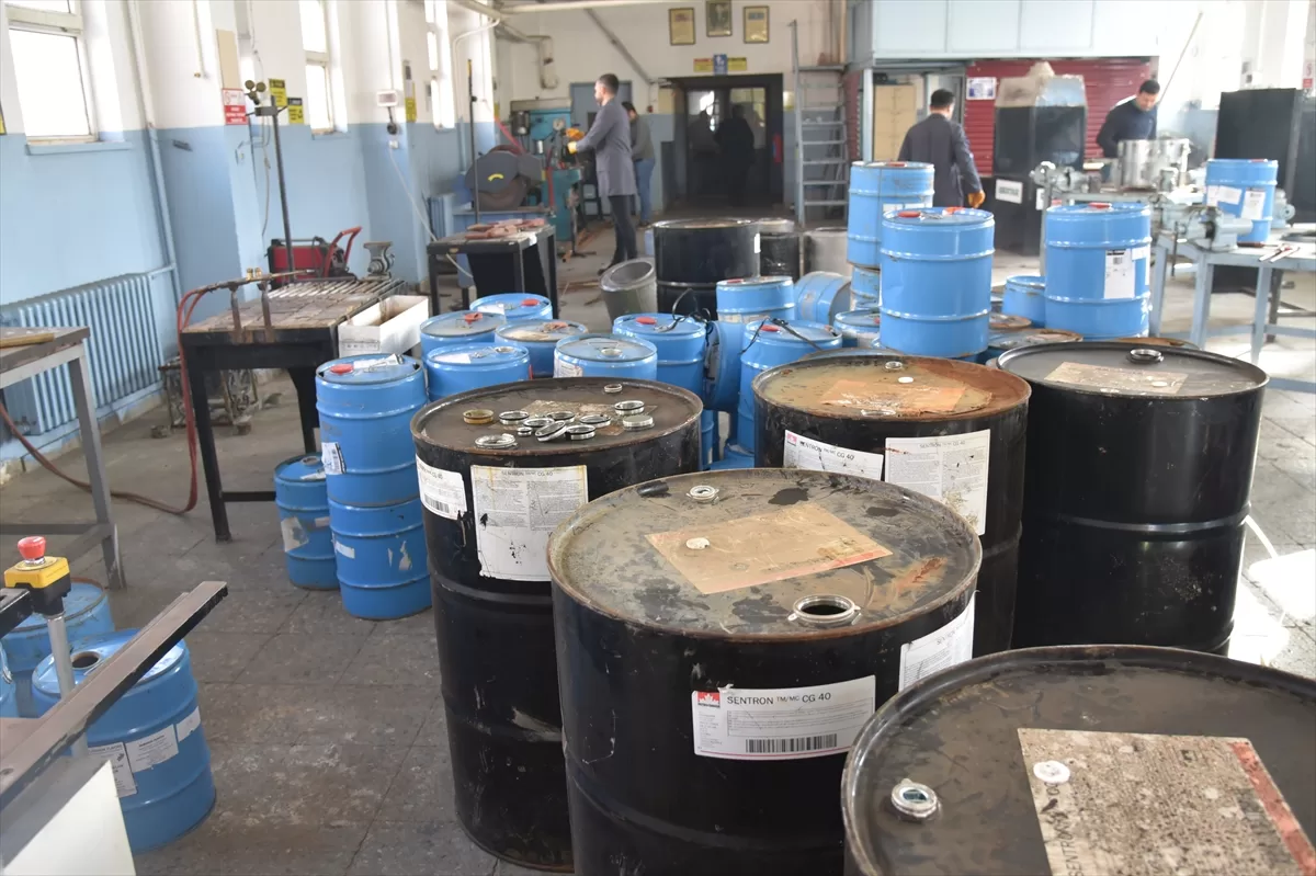 GİRESUN/TRABZON (AA) – Giresun ve Trabzon'da öğretmenler, "asrın felaketi" olarak