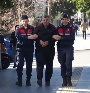 ANTALYA (AA) – Hatay'da depremde yıkılan Kule Apartmanı'nın müteahhidi Ömer