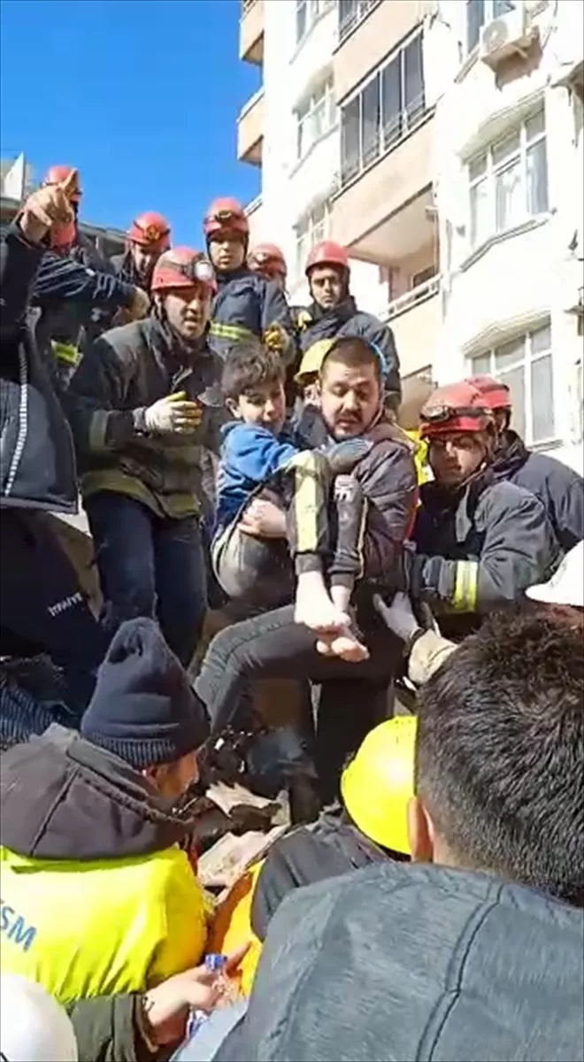 Hatay'da depremin 80. saatinde mucizenin adı “Mahir ve Hilal” kardeşler oldu