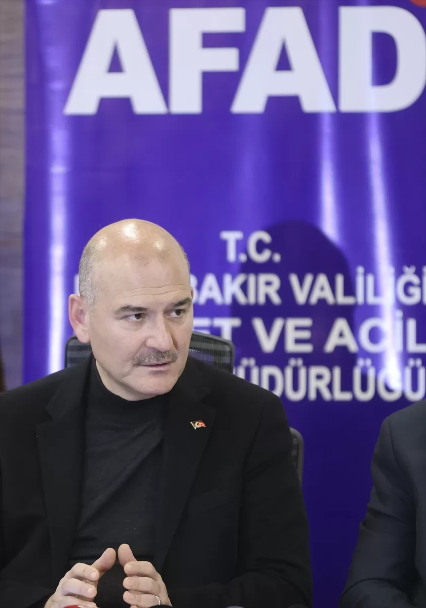 Adalet Bakanı Bozdağ, Diyarbakır'da AFAD Koordinasyon Merkezi'nde açıklama yaptı: