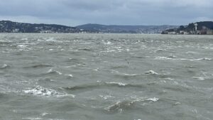 İSTANBUL (AA) – İstanbul'da etkili olan karla karışık yağmur ve