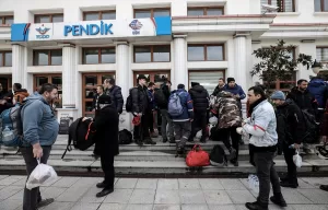 - Pendik'ten çok sayıda gönüllü, Kahramanmaraş merkezli depremlerin ardından çalışmalara