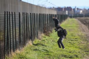 - Roma'da göstericiler ile güvenlik güçleri arasında yaşanan arbedede 2